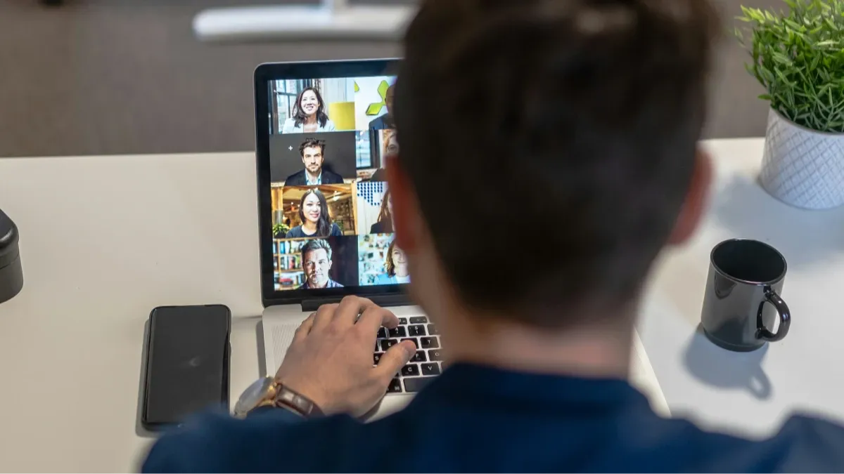 Hunian dengan Ruang Multifungsi untuk Meeting Online
